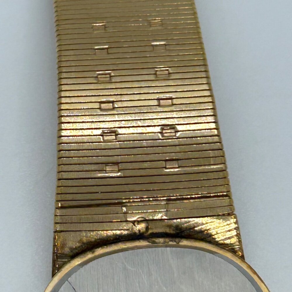 Bill Blass Vintage Quartz Watch Gold-ToneTextured Dial Retro 90s Working READ - Picture 13 of 16